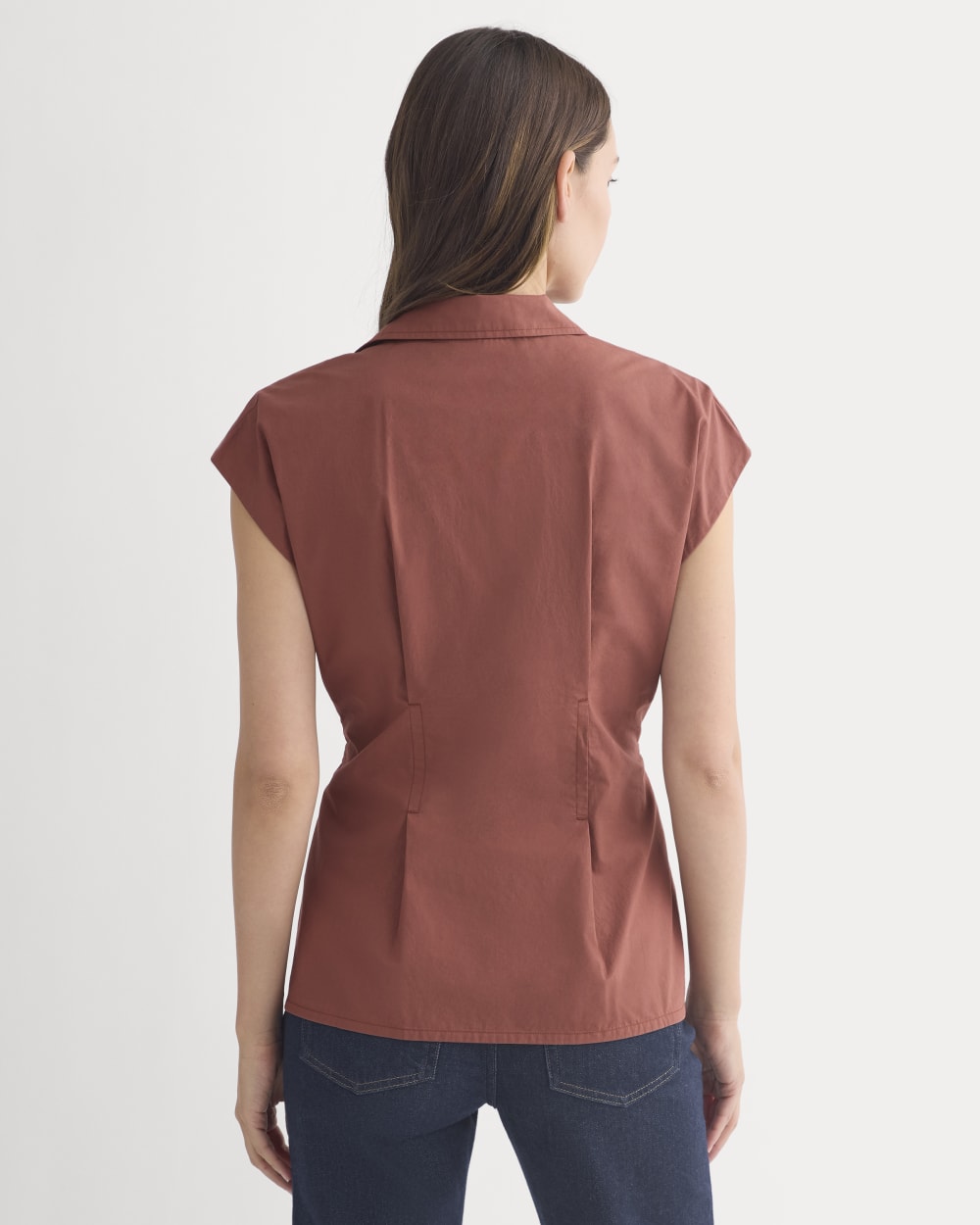 Muscle Shirt in Lightweight Cotton in Henna Red — detail view