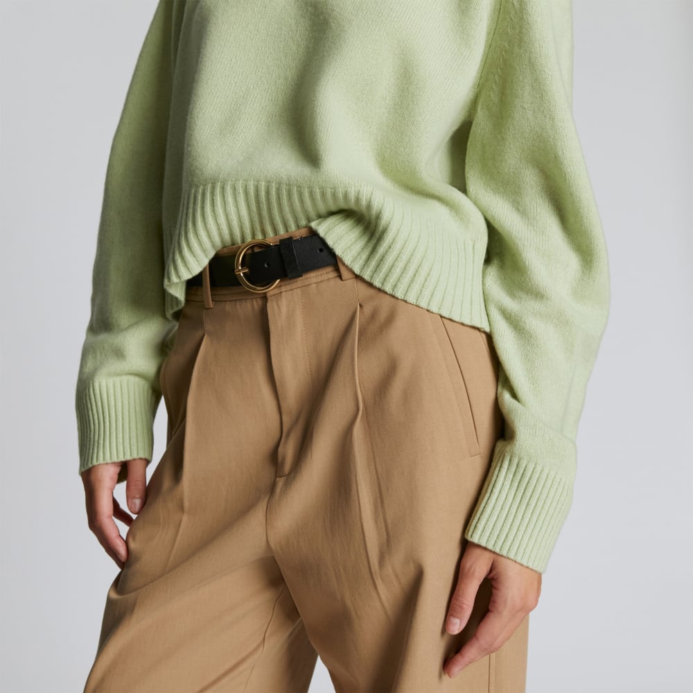 The Cashmere Boxy Crew in Seafoam Green — detail view