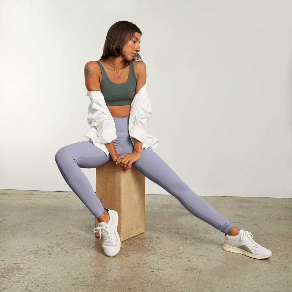 The Perform 24/7 Legging in Lilac Grey — detail view