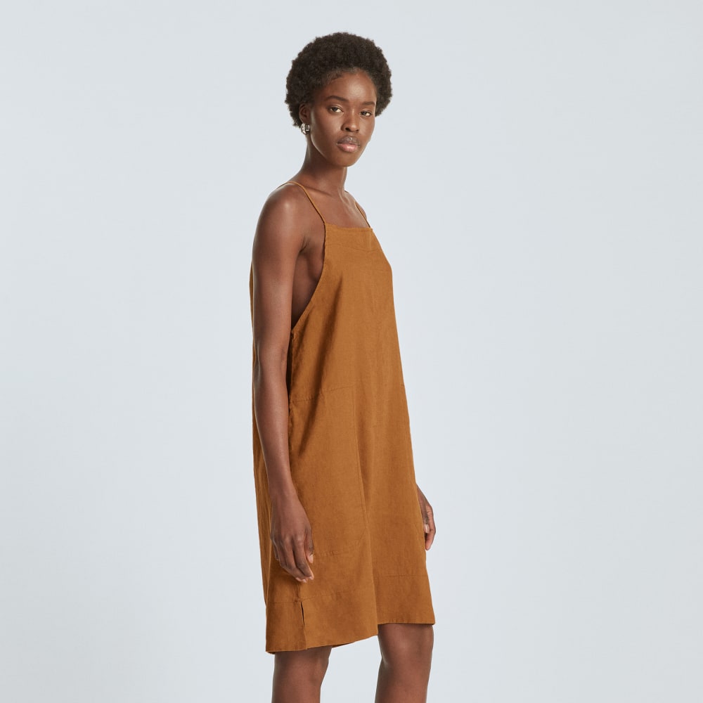 The Linen Apron Dress in Tawny Brown — alternate view