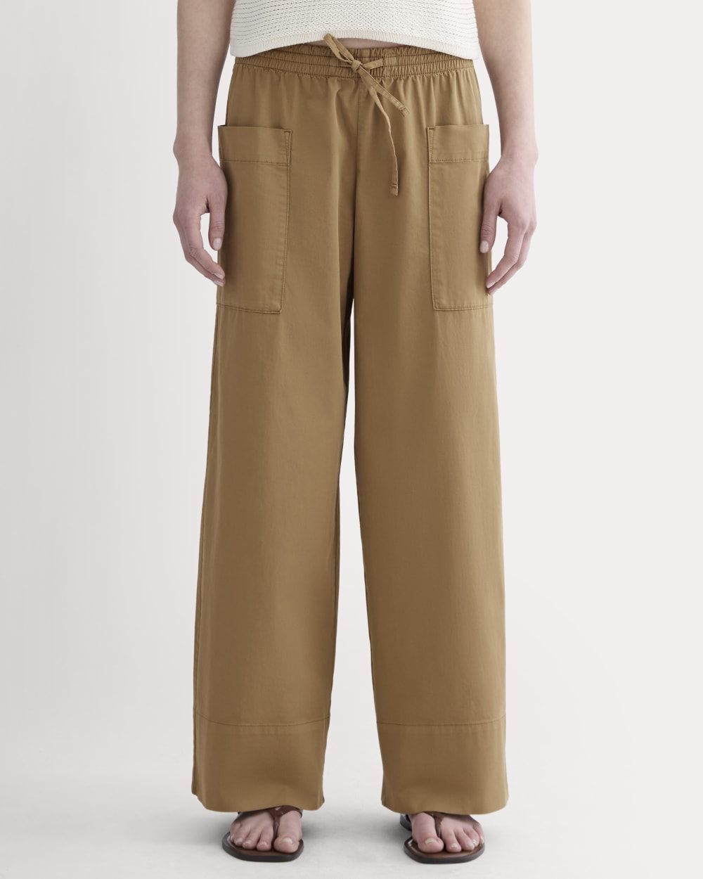 The Easy Cargo Pant in Tiger's Eye — detail view