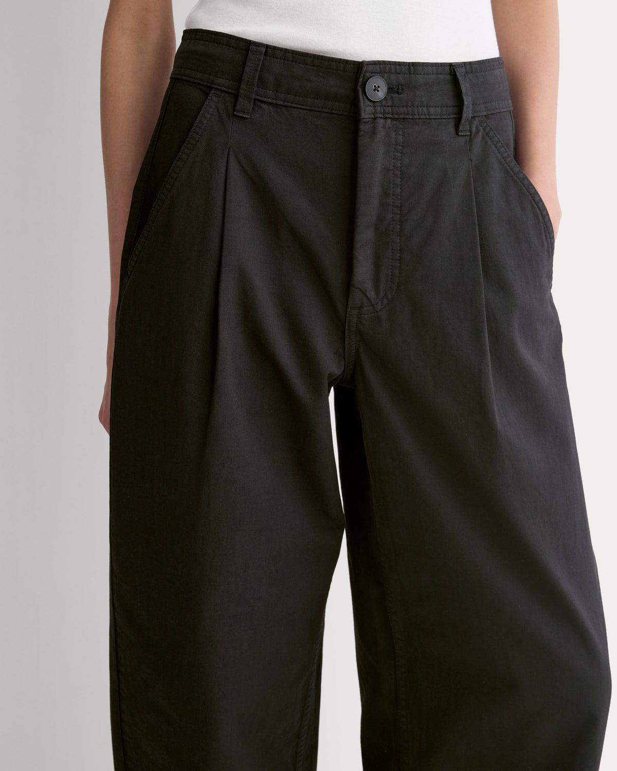The Everywhere Pant in Black — detail view