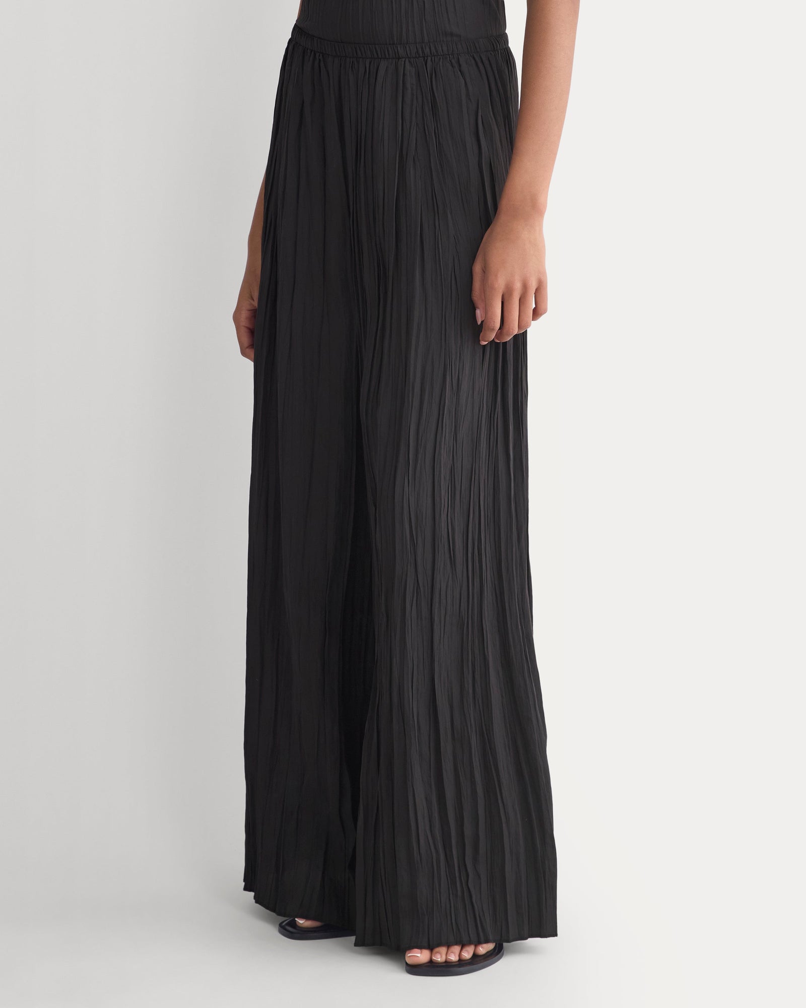 Crinkle Wide-Leg Pant in Black — detail view