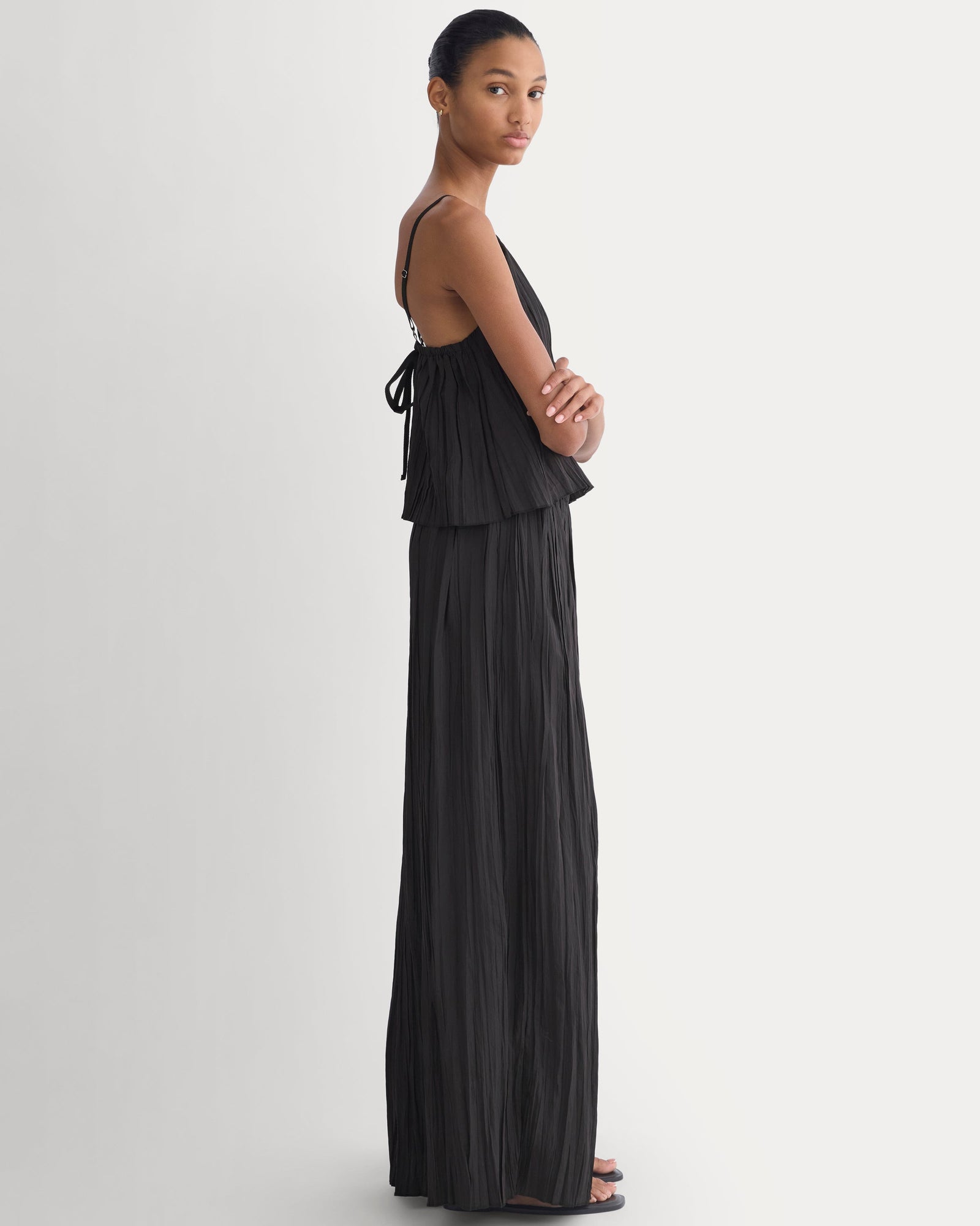 Crinkle Wide-Leg Pant in Black — detail view