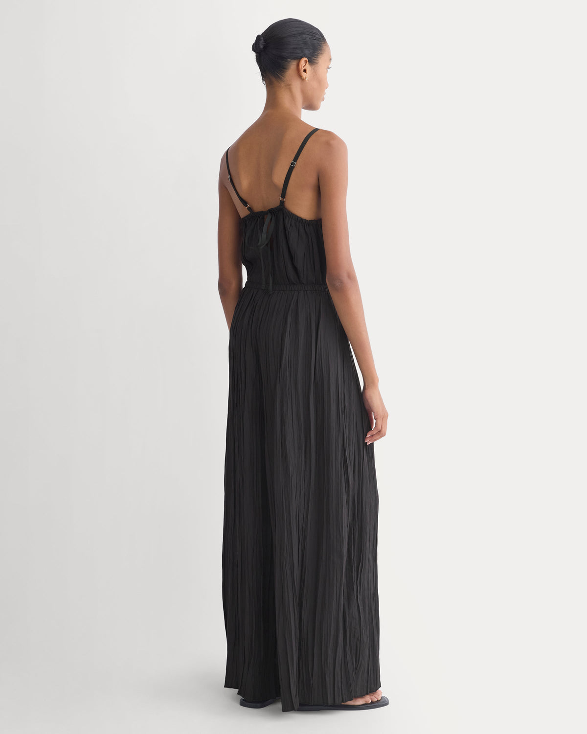 Crinkle Wide-Leg Pant in Black — detail view