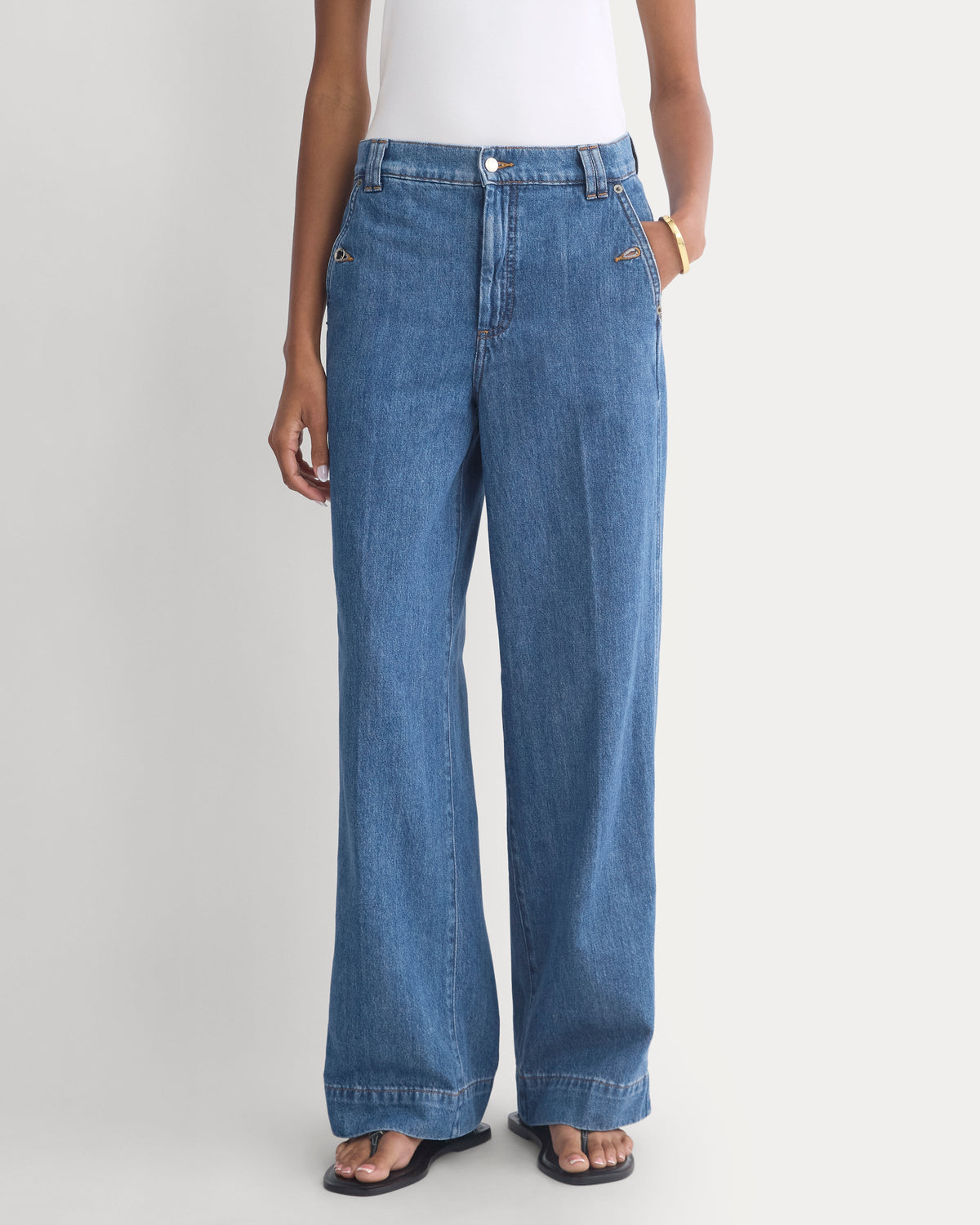 Lightweight Mariner Jean in Medium Indigo — detail view