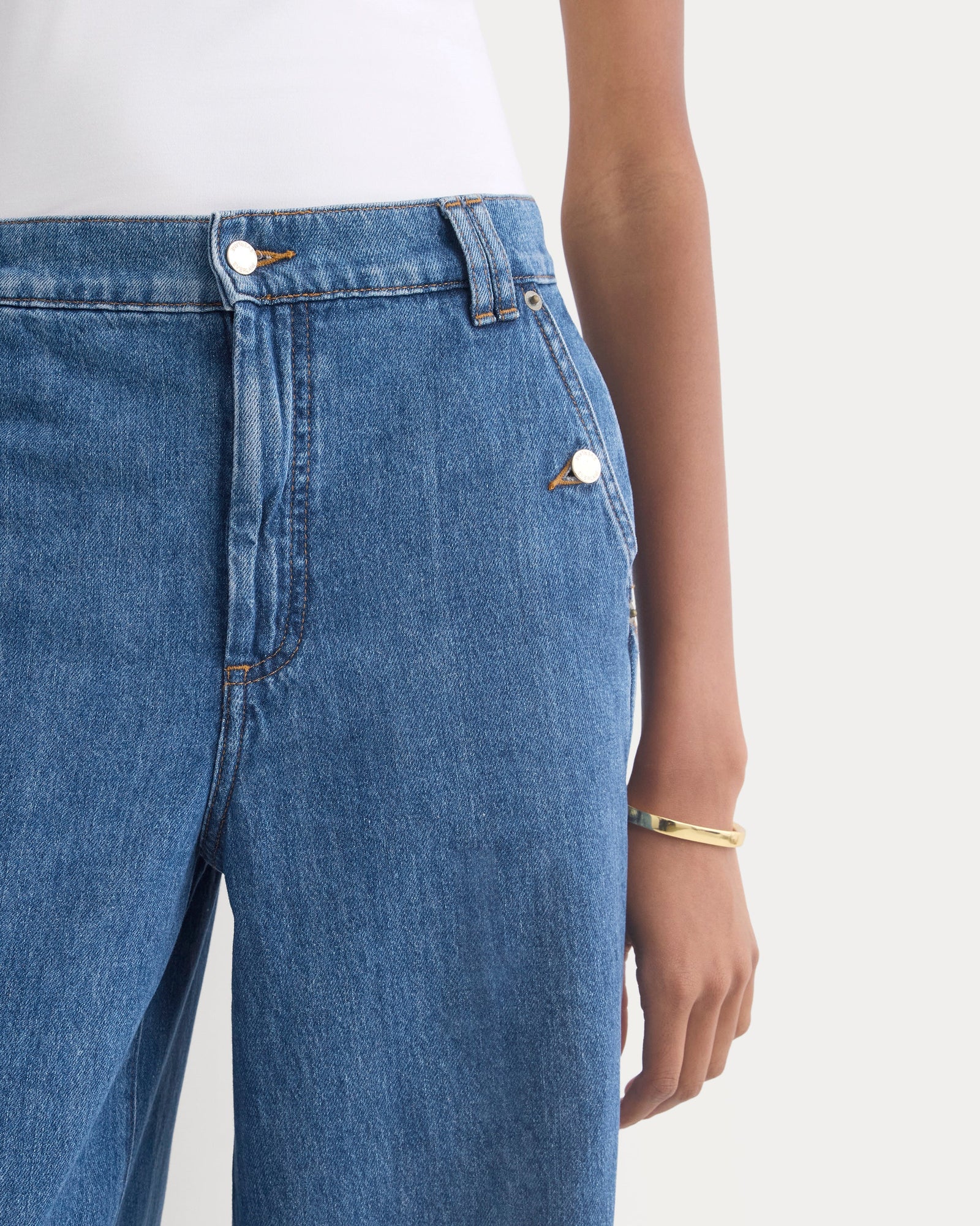 Lightweight Mariner Jean in Medium Indigo — detail view