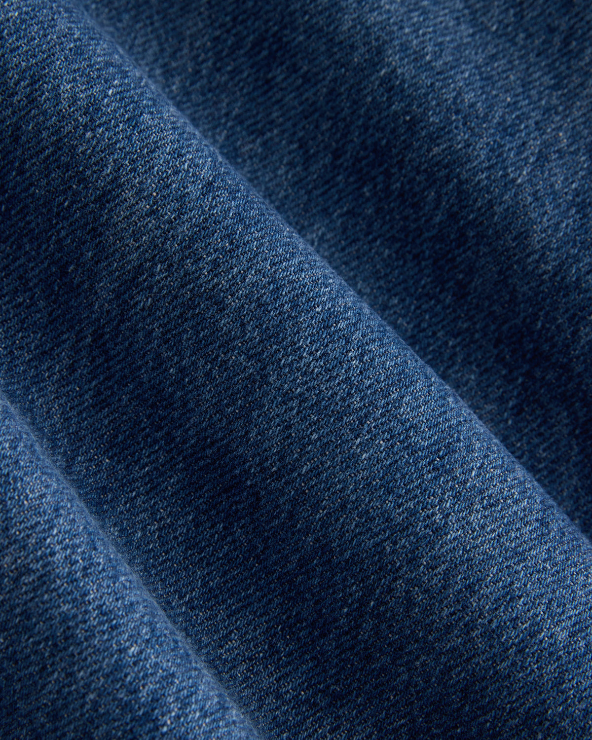 Lightweight Mariner Jean in Medium Indigo — detail view