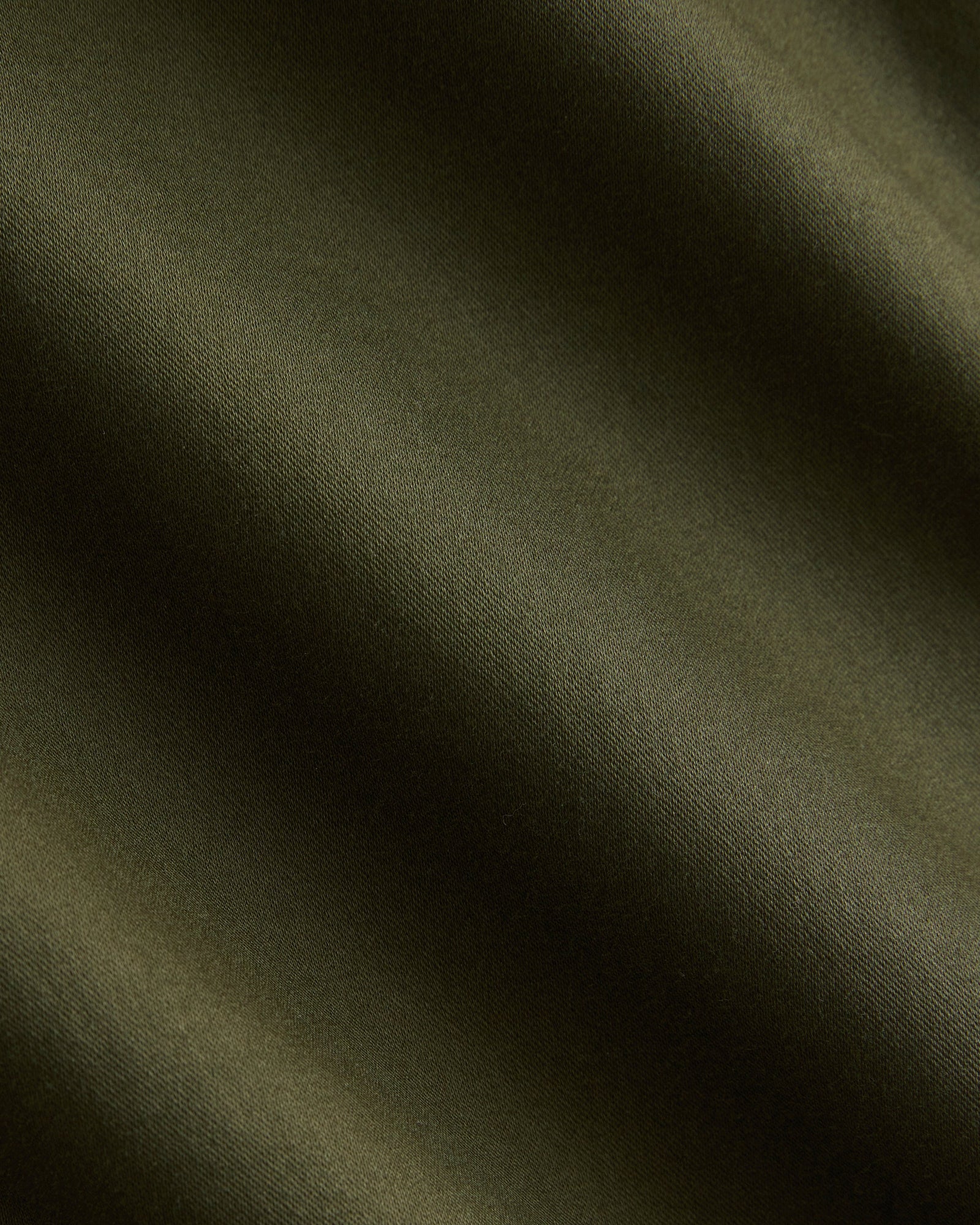 Barrel-Leg Pant in Organic Cotton Sateen in Olive Night — detail view