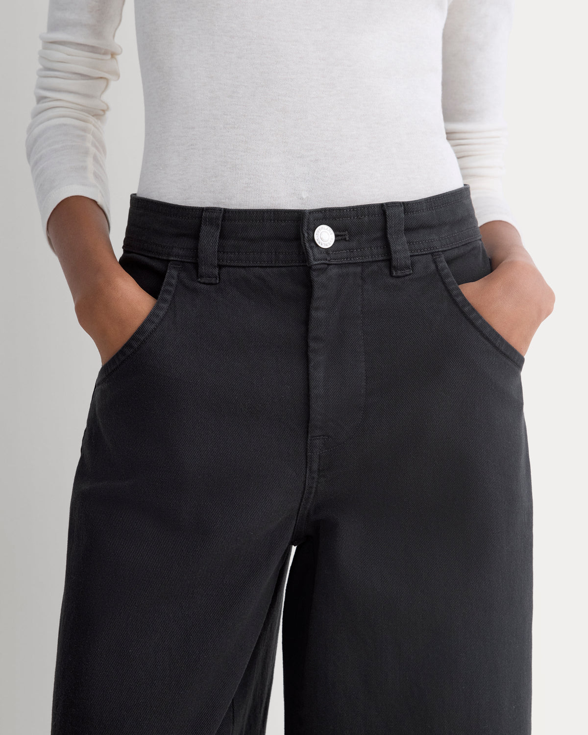Utility Twill Barrel Pant in Black — detail view