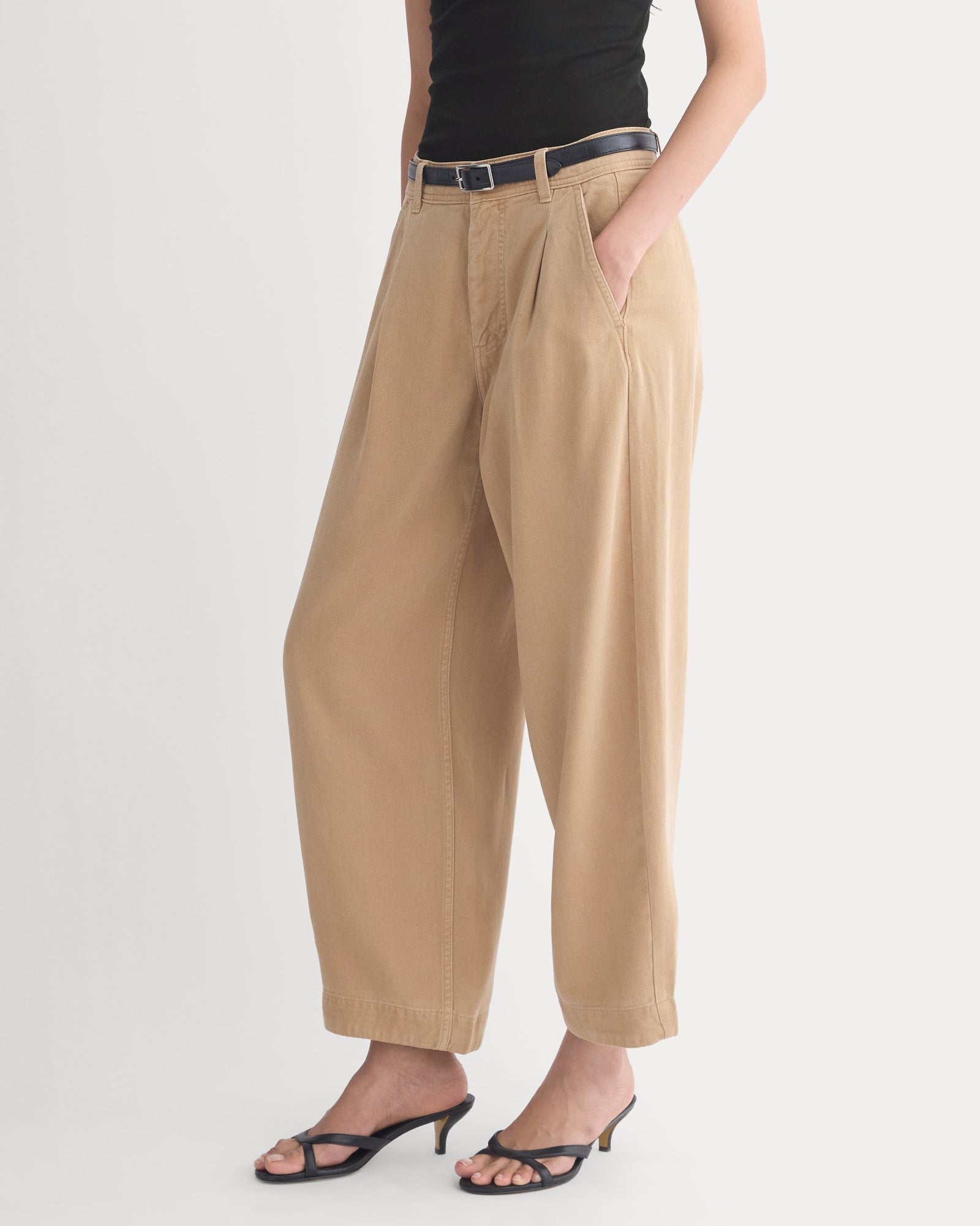 Everywhere Garment-Dyed Pant in Cornstalk — detail view