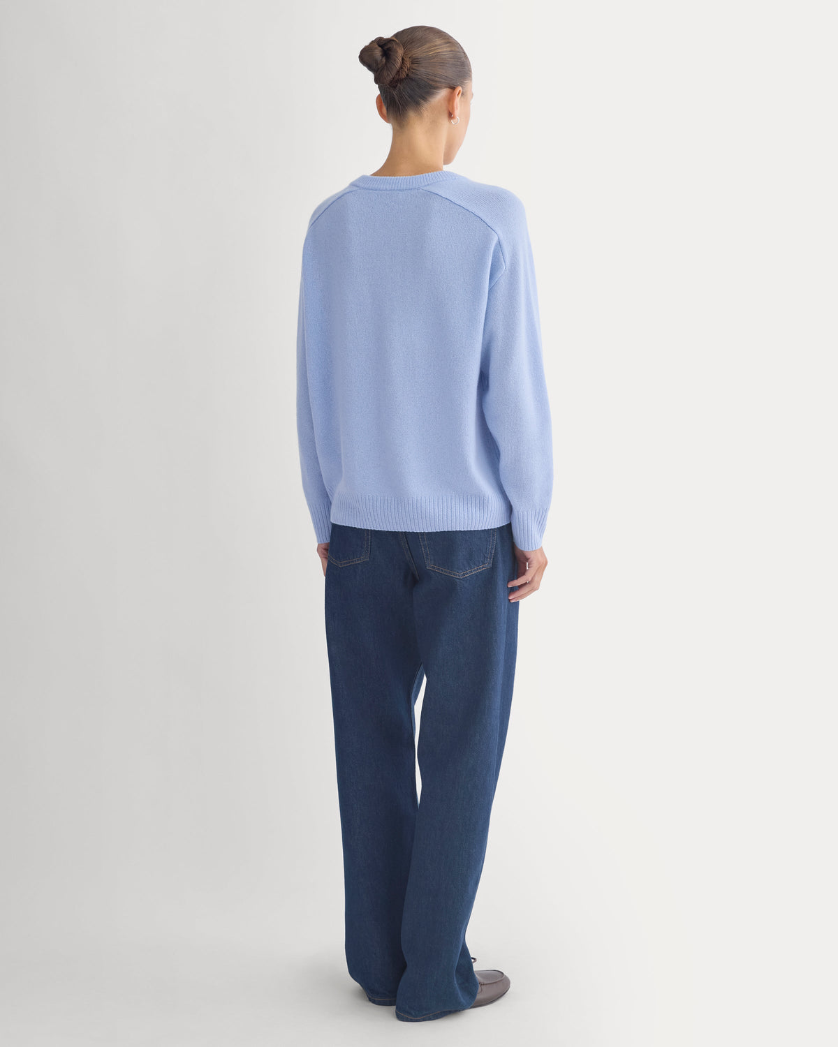 Cashmere High V Boyfriend Sweater in Blue — detail view