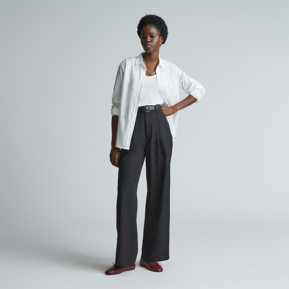 The Must-Have Shirt in Silky Cotton in Off-White — detail view