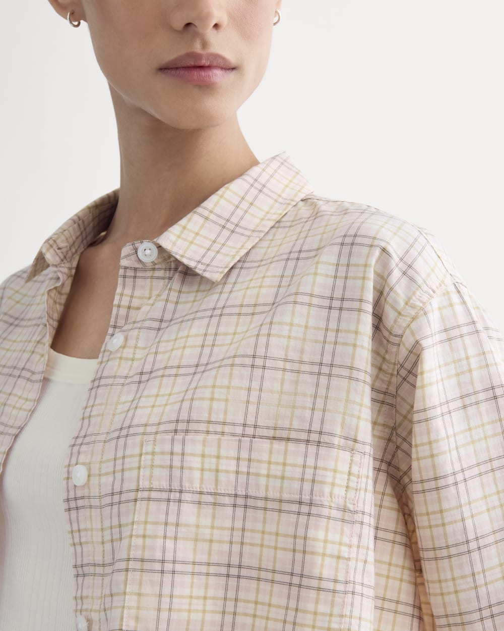 The Way-Short Shirt in Silky Cotton in Plaid — detail view