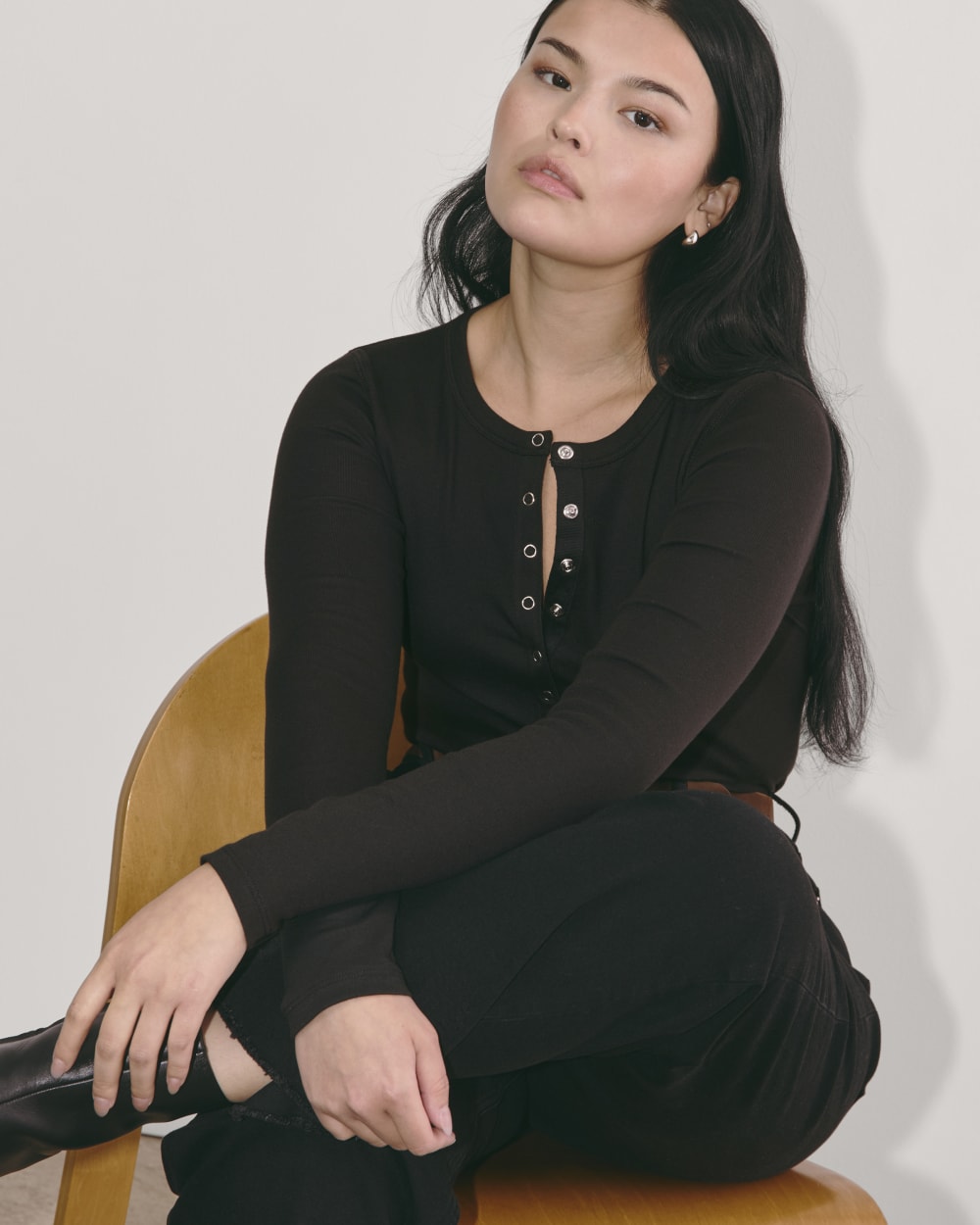 The Luxe Rib Henley in Black — detail view