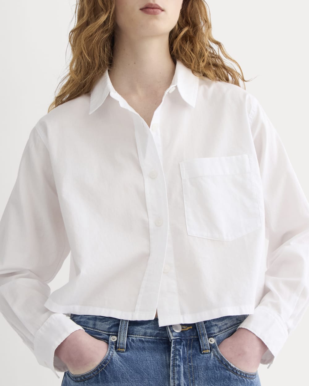 The Way-Short Shirt in Silky Cotton in White — detail view