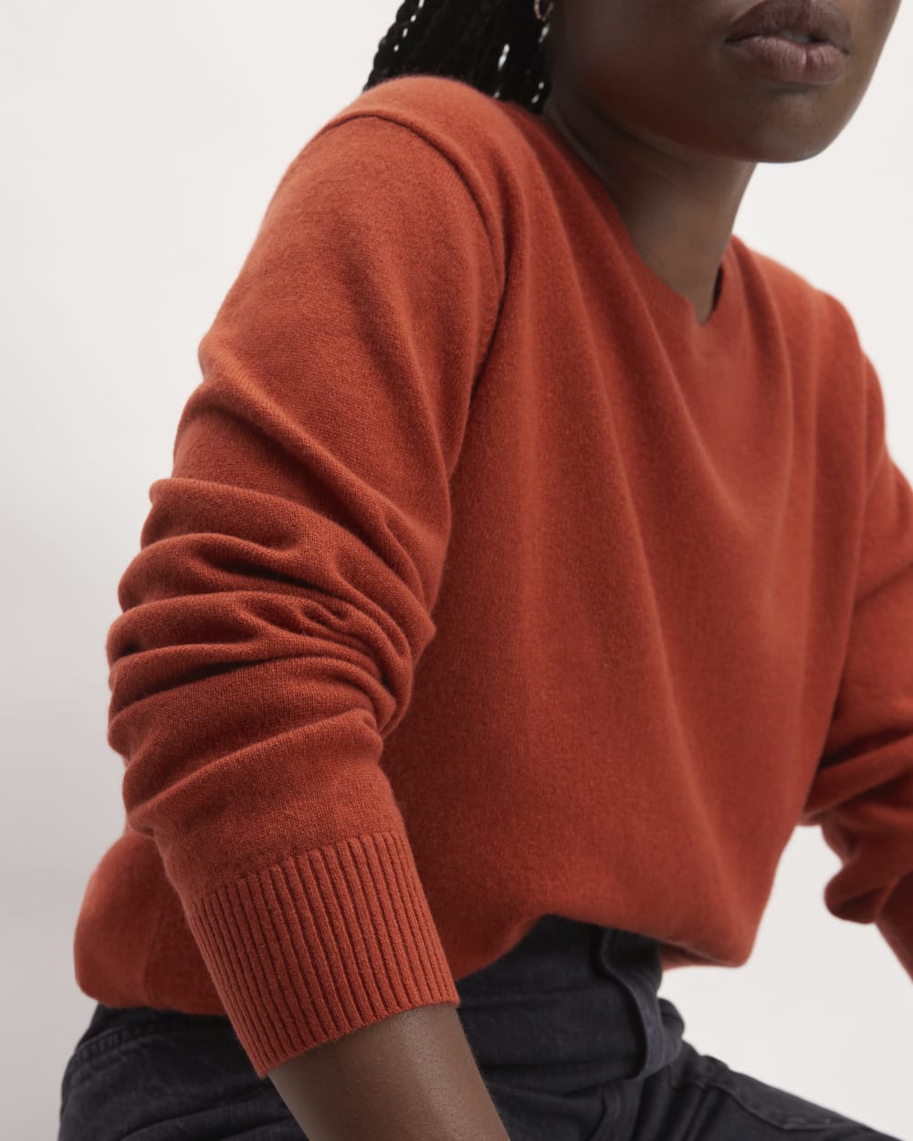 The Classic Crew in Cashmere in Rusted Red — detail view