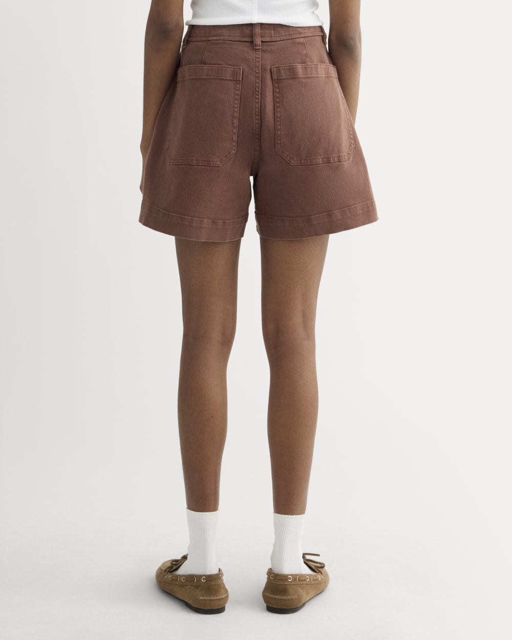 The Utility Short in Rosewood — detail view