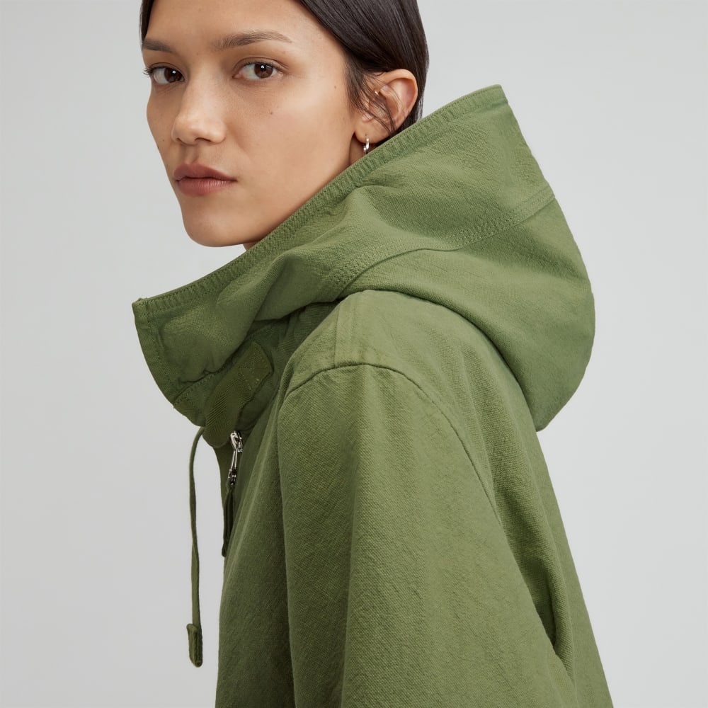 The Canvas Organic Cotton Anorak in Forest Green — detail view