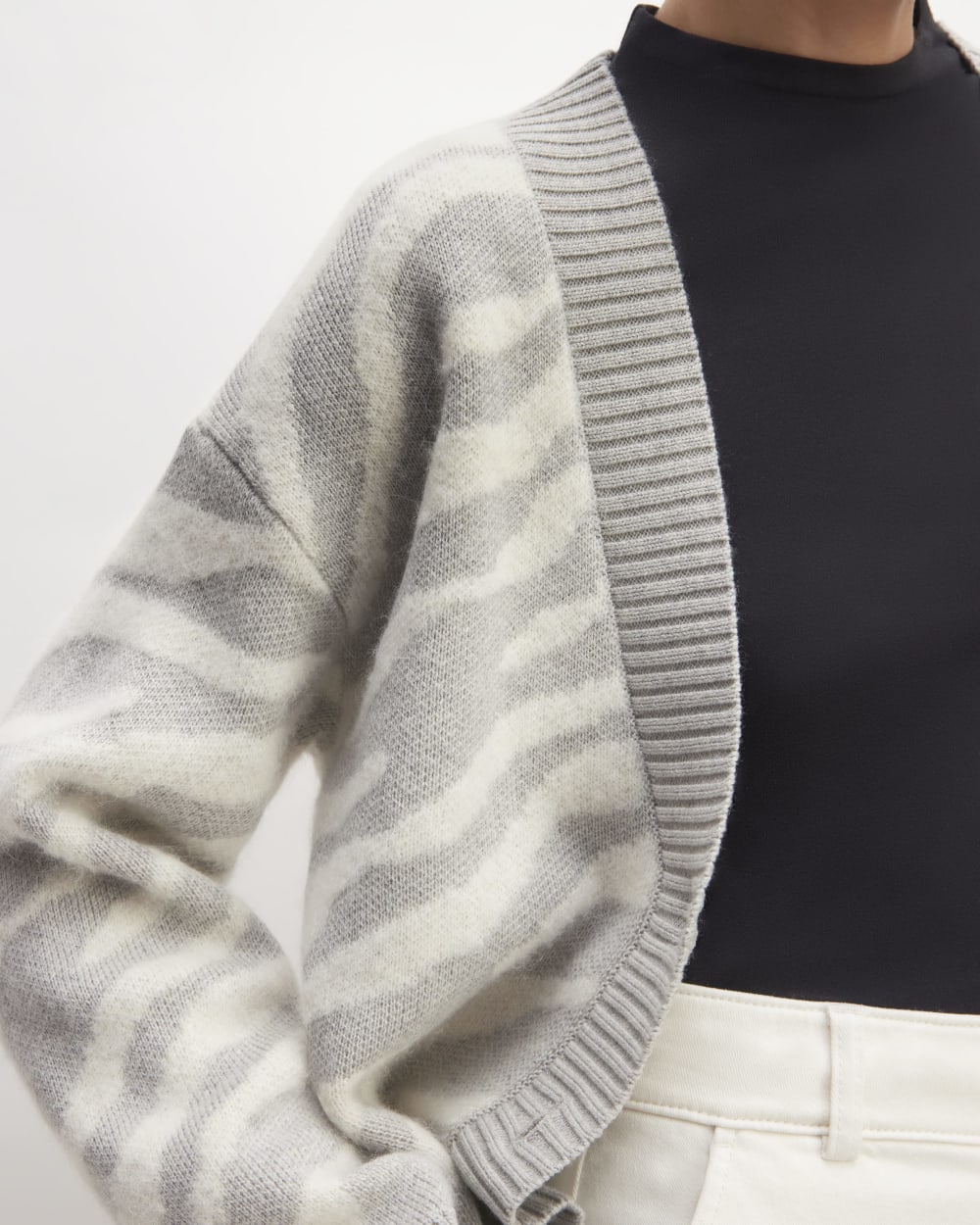 The Alpaca Tiger Jacquard Cardigan in Heathered Grey / Snow — detail view