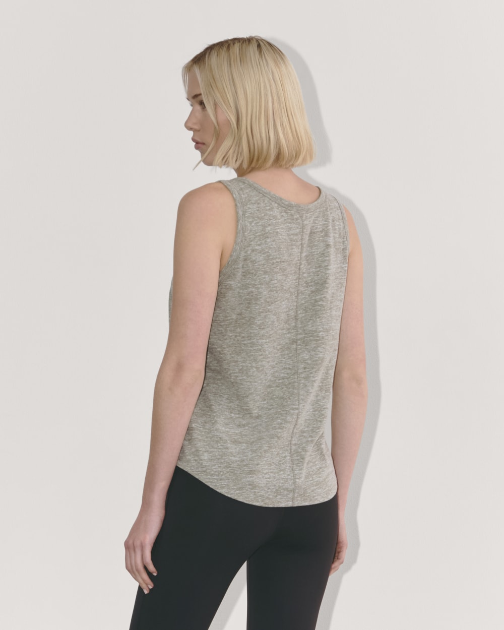 The Perform Tank in Heathered Grey / Olive — detail view