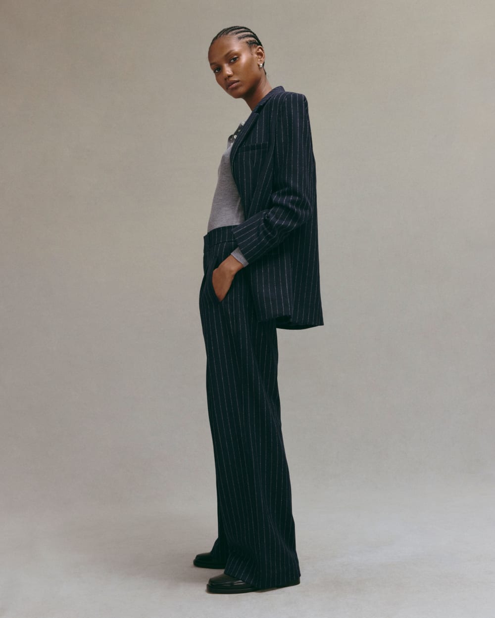 The Draper Pant in Wool in Navy / White — detail view
