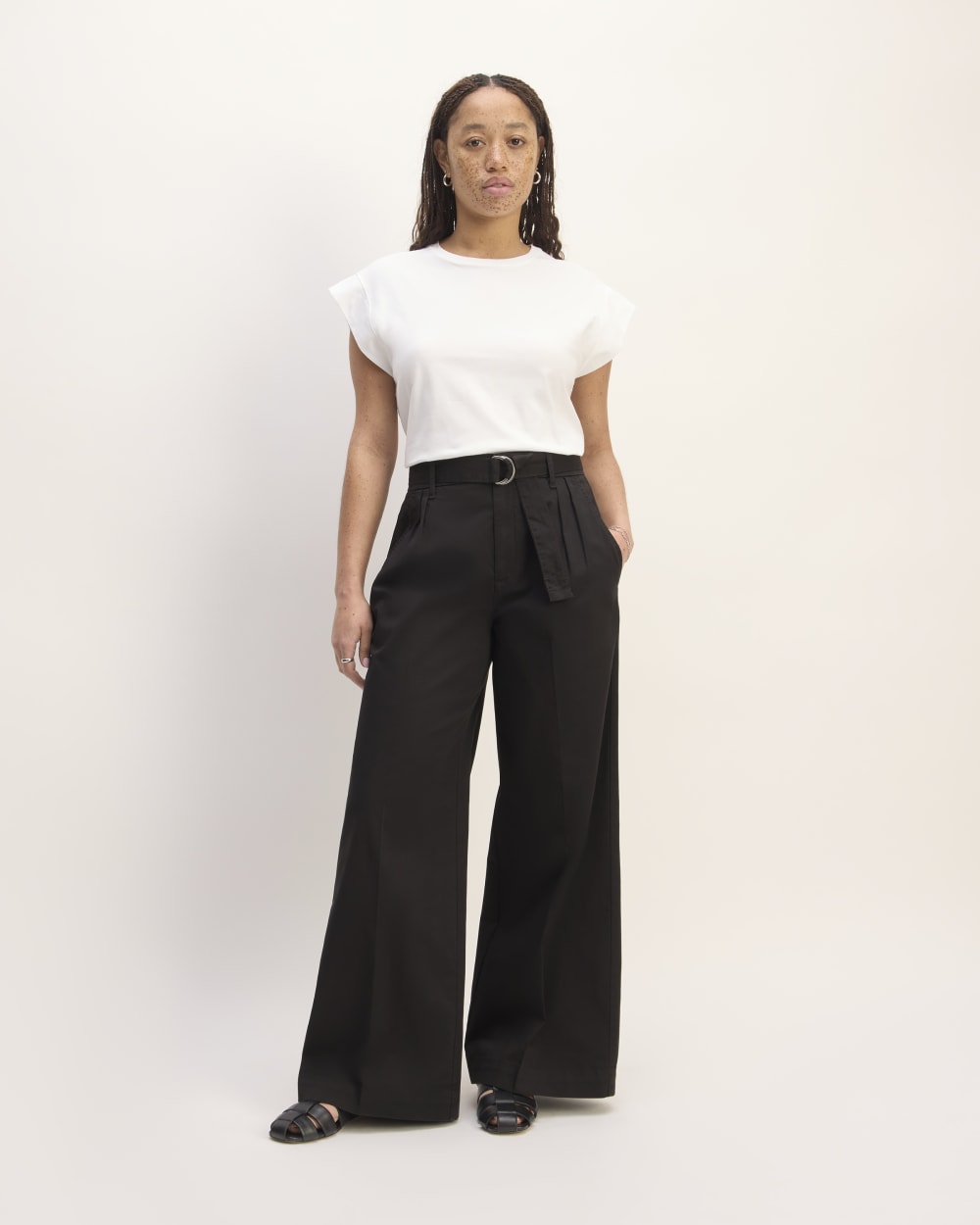 The Pleated Wide-Leg Chino in Black — front view