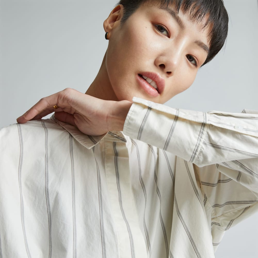 The Oversized Poplin Shirt in Black / Canvas Tan — detail view