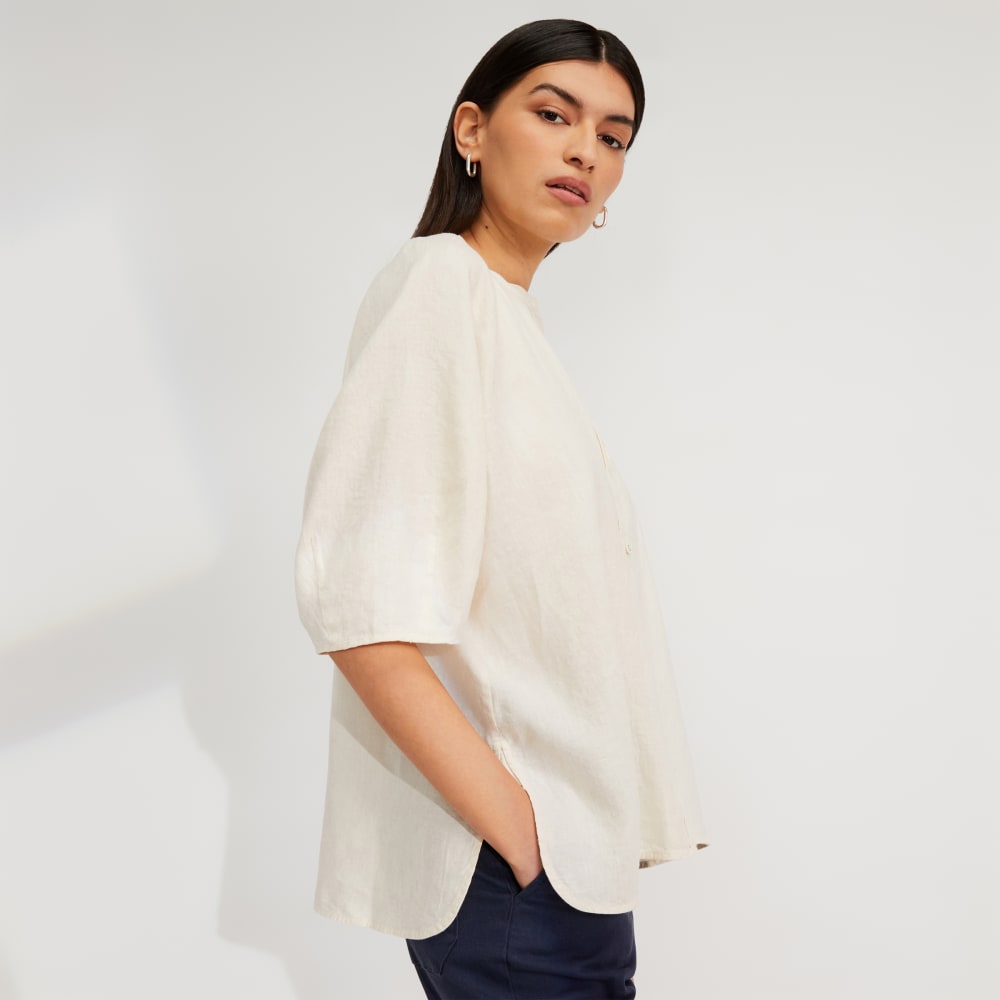 The Linen Puff Sleeve Shirt in Canvas — detail view