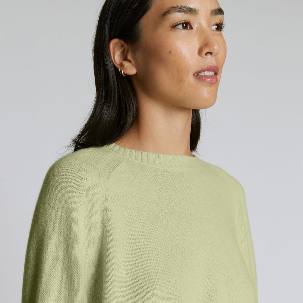 The Cashmere Boxy Crew in Seafoam Green — detail view