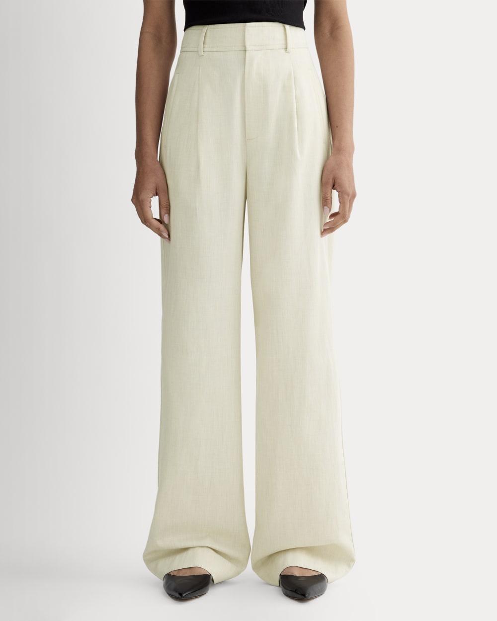 The Draper Pleated Pant in Buttersmooth in Heathered Oat — detail view