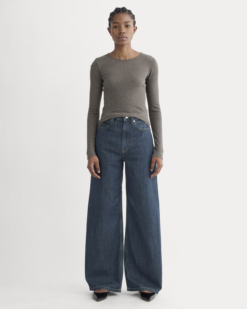 The Luxe Rib Long-Sleeve Crew in Washed Heathered Fatigue — detail view
