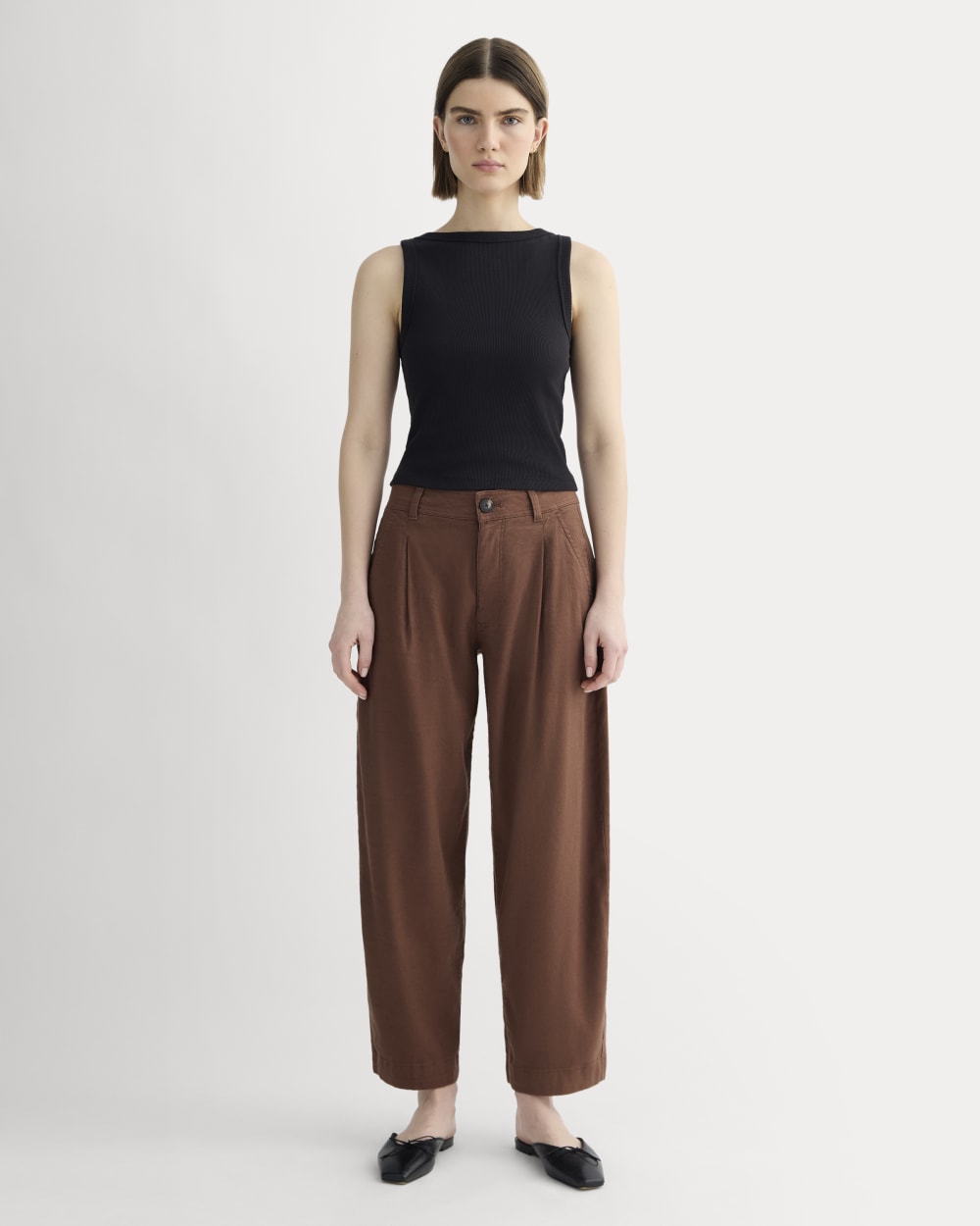 The Everywhere Pant in Stretch Linen in Cedarwood — front view