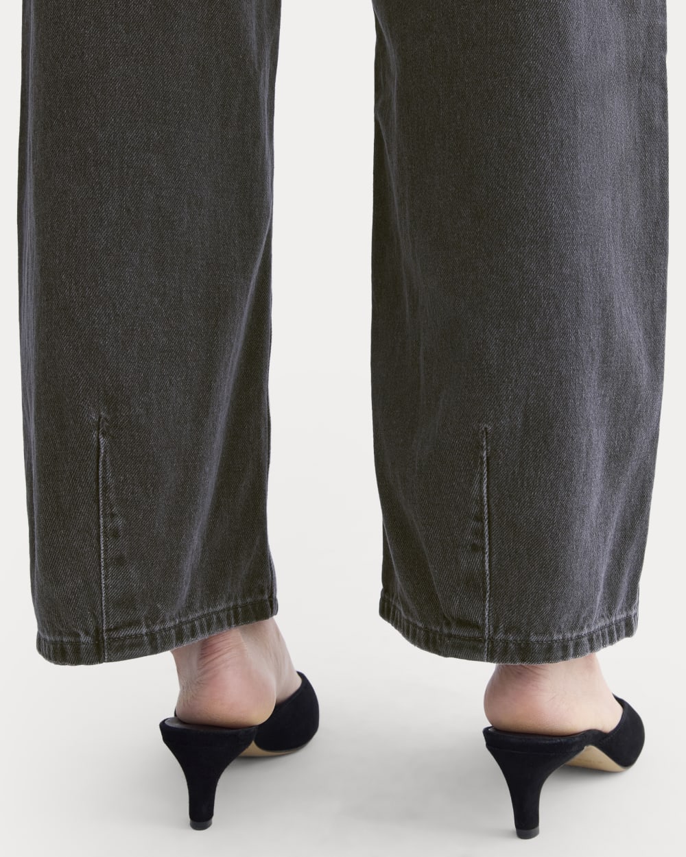 Loose Curve Jean in Carbon Midnight — detail view