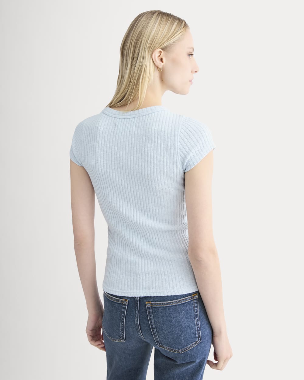 The Cozy Rib Tee in Skywriting — detail view