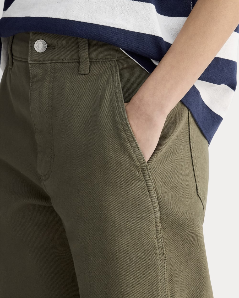 The Utility Barrel Pant in Kalamata — detail view