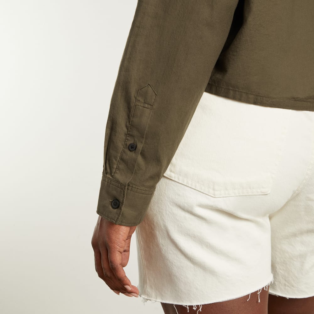 The Way-Short Shirt in Silky Cotton in Beech — detail view