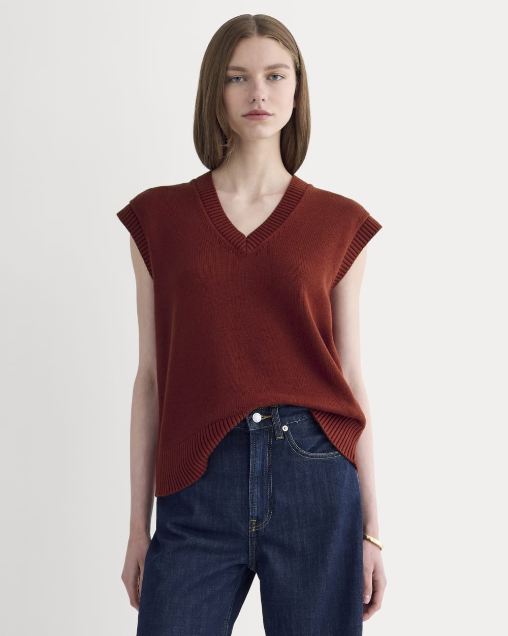 The Boxy Vest in Everyday Cotton in Merlot — front view