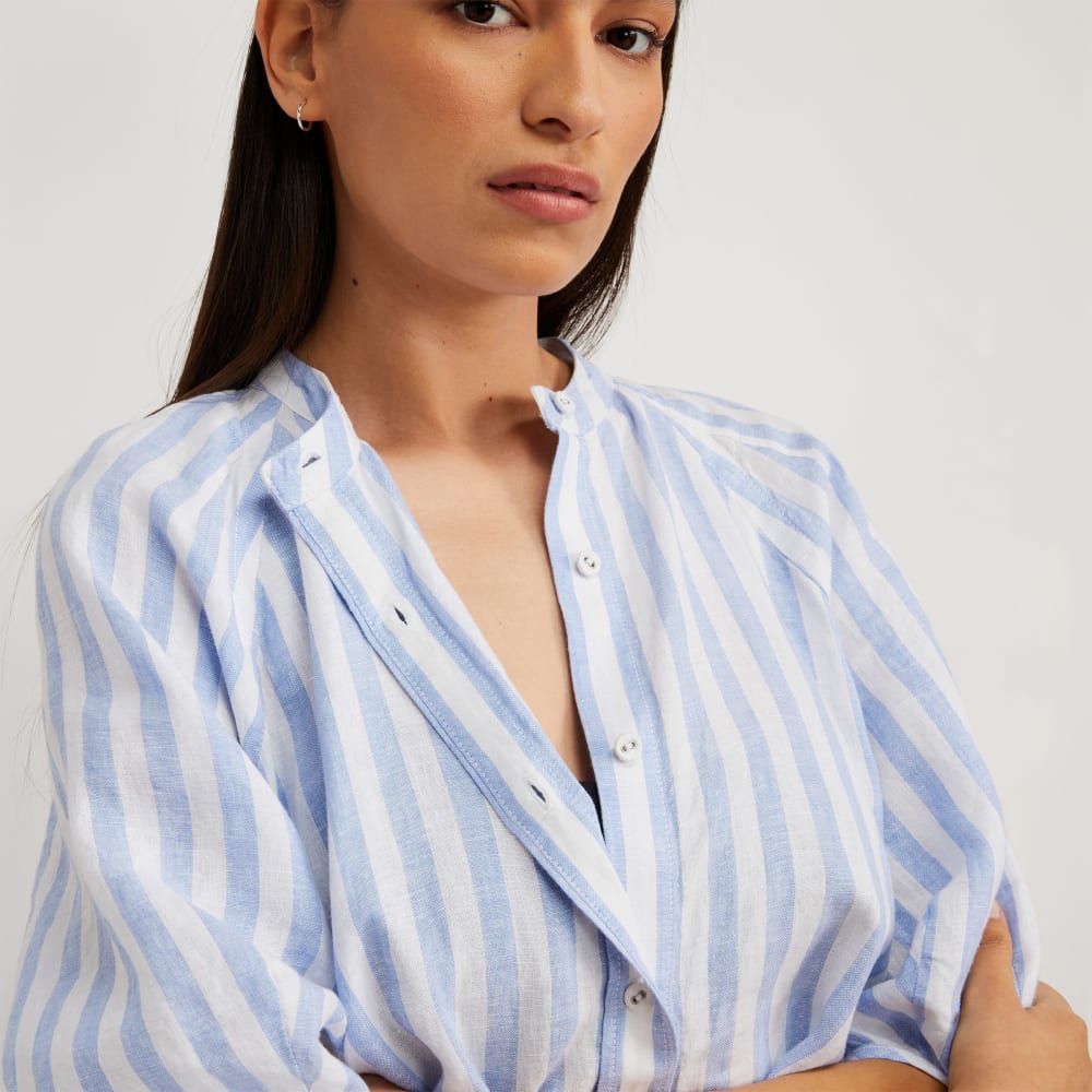 The Linen Puff Sleeve Shirt in Blue / White — detail view