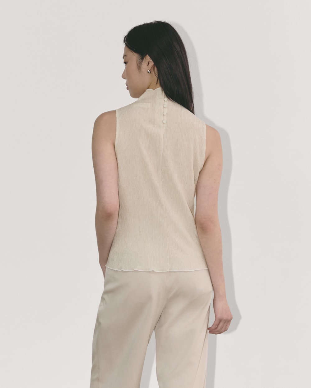 The Crinkle Tank in Sandshell — detail view