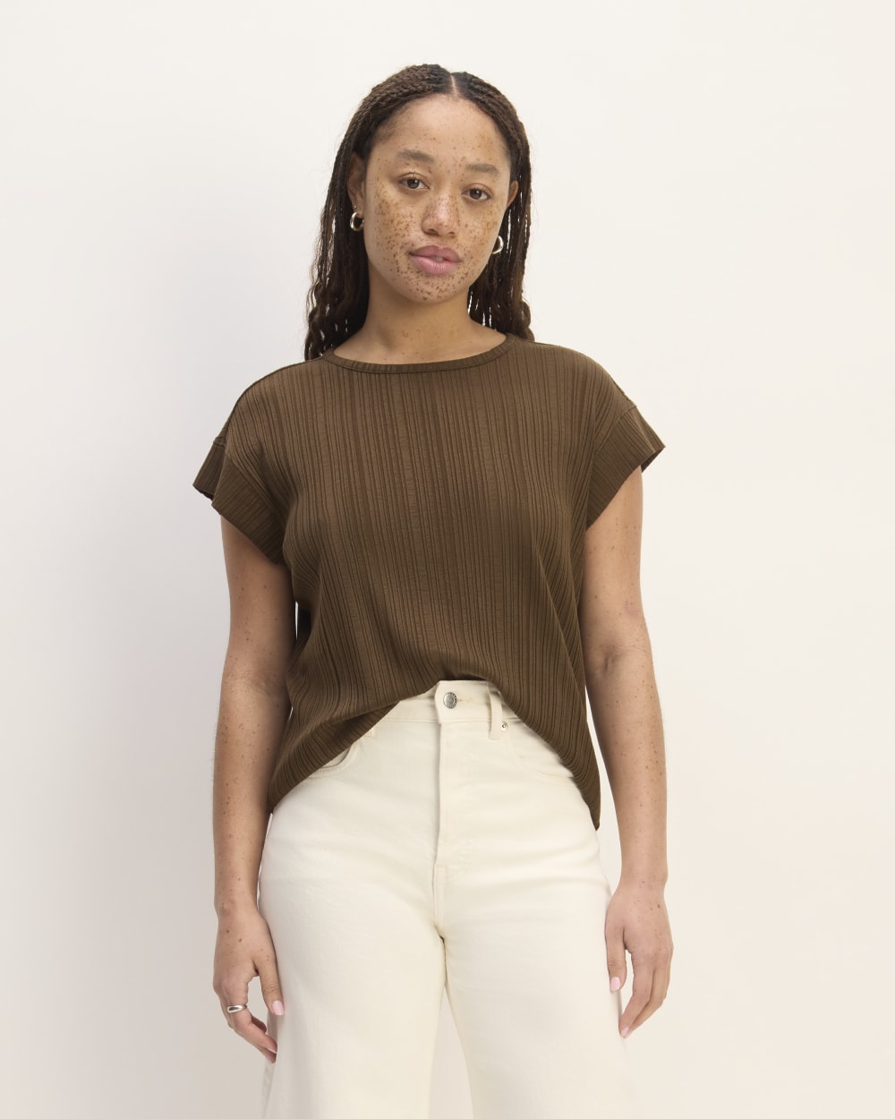 The Rib Muscle Tee in Cocoa — front view