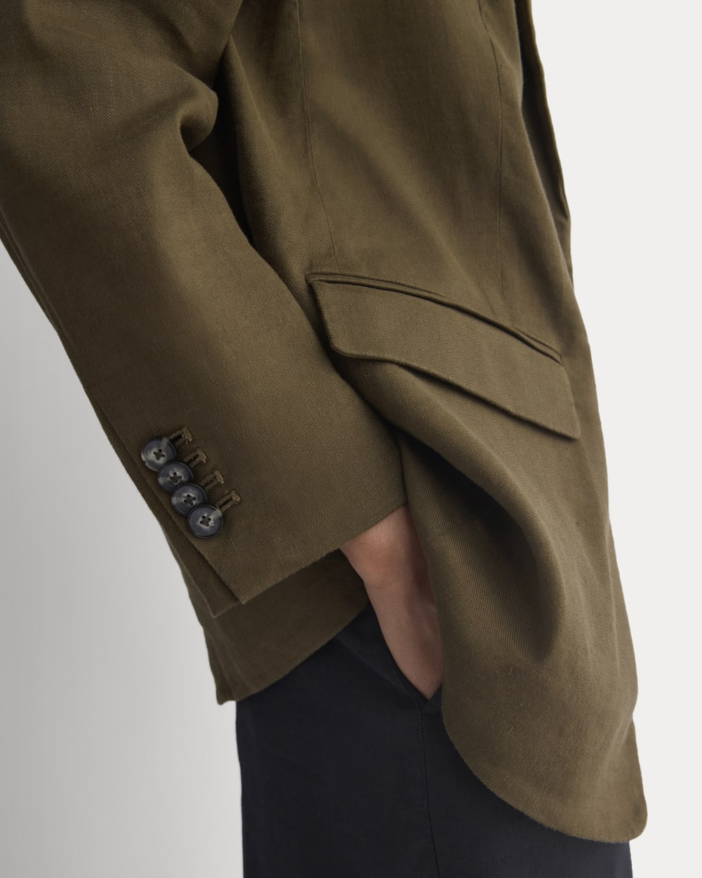 The Oversized Blazer in Stretch Linen in Beech — detail view