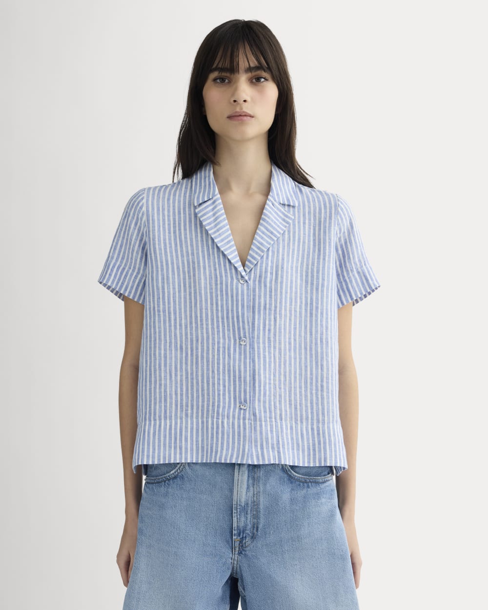 The Notch Shirt in Linen in Bluebell / Bone — front view