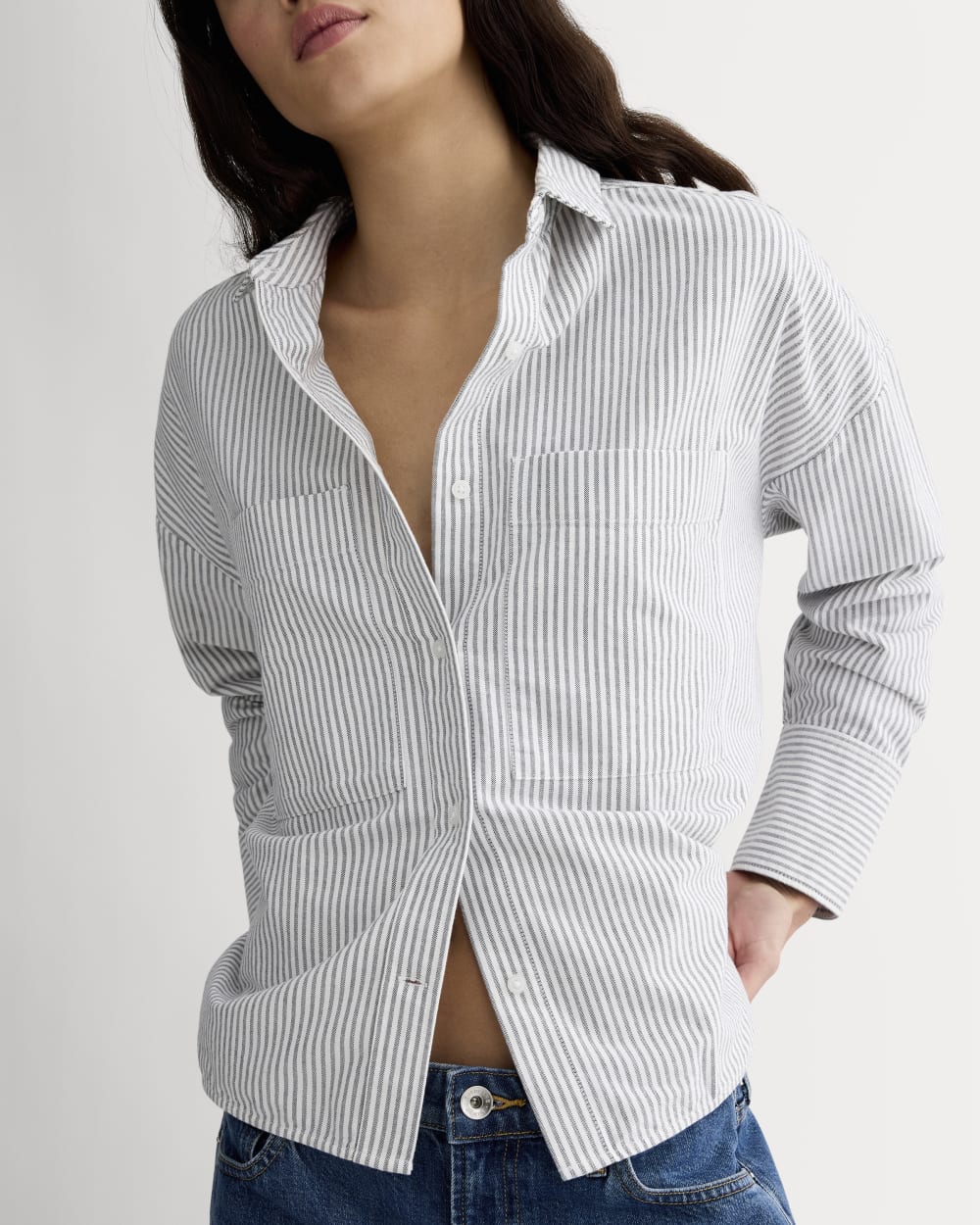 The Boxy Oxford in Black / White — detail view