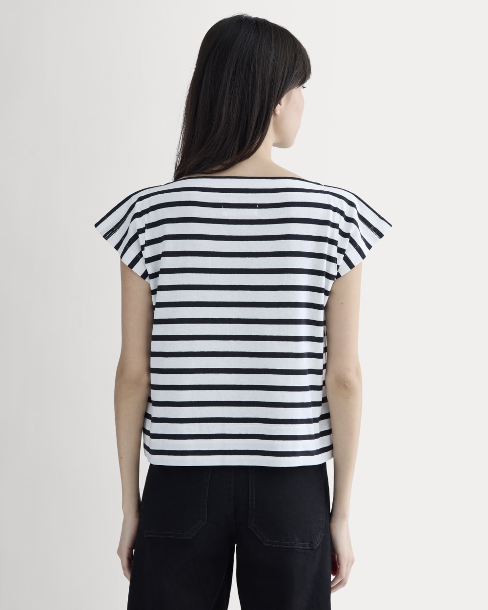 The Oversized Muscle Tee in Bone / Black — detail view