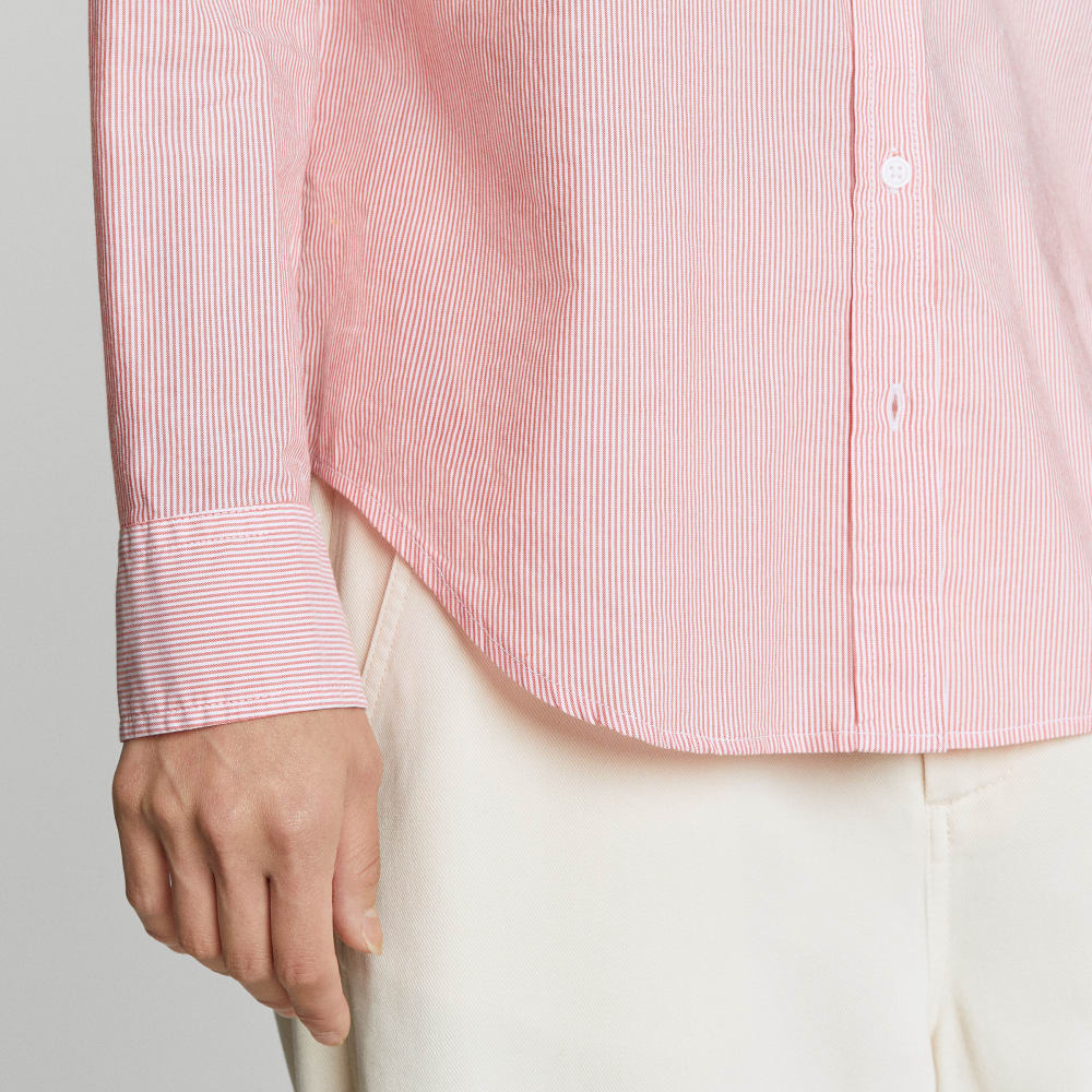 The Must-Have Shirt in Silky Cotton in Mandarin / White — detail view
