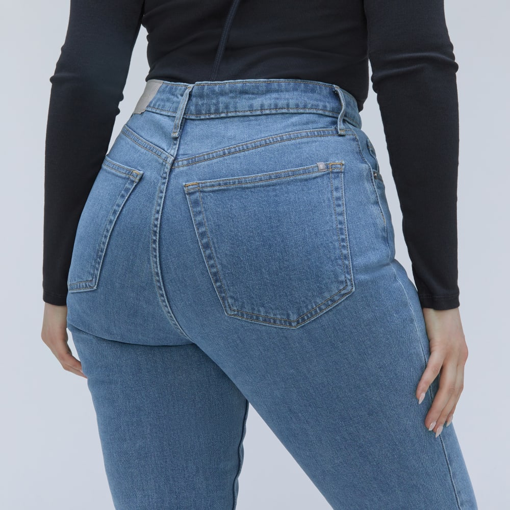 The Cheeky Hourglass Jean in Stone-Washed Sky — detail view