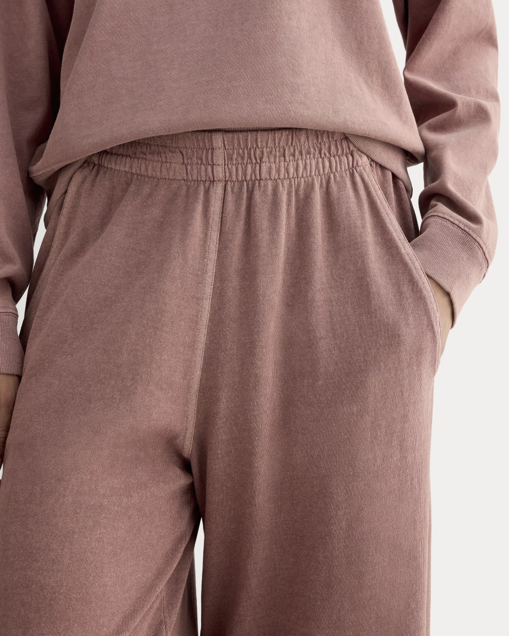 The Off-Duty Barrel Pant in Brown Garment Dye — detail view