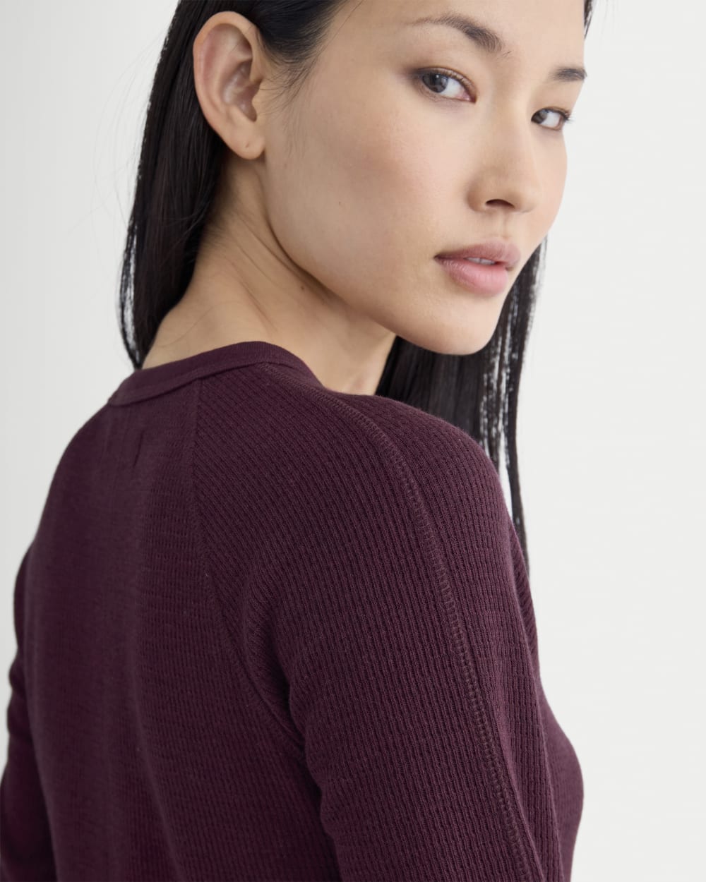 Slim-Fit Crew in Cozy Waffle in Heathered Port Royale — detail view