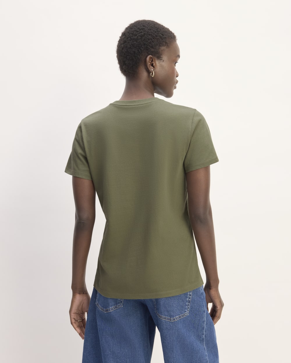 The Slim Crew in Essential Cotton in Kalamata — detail view